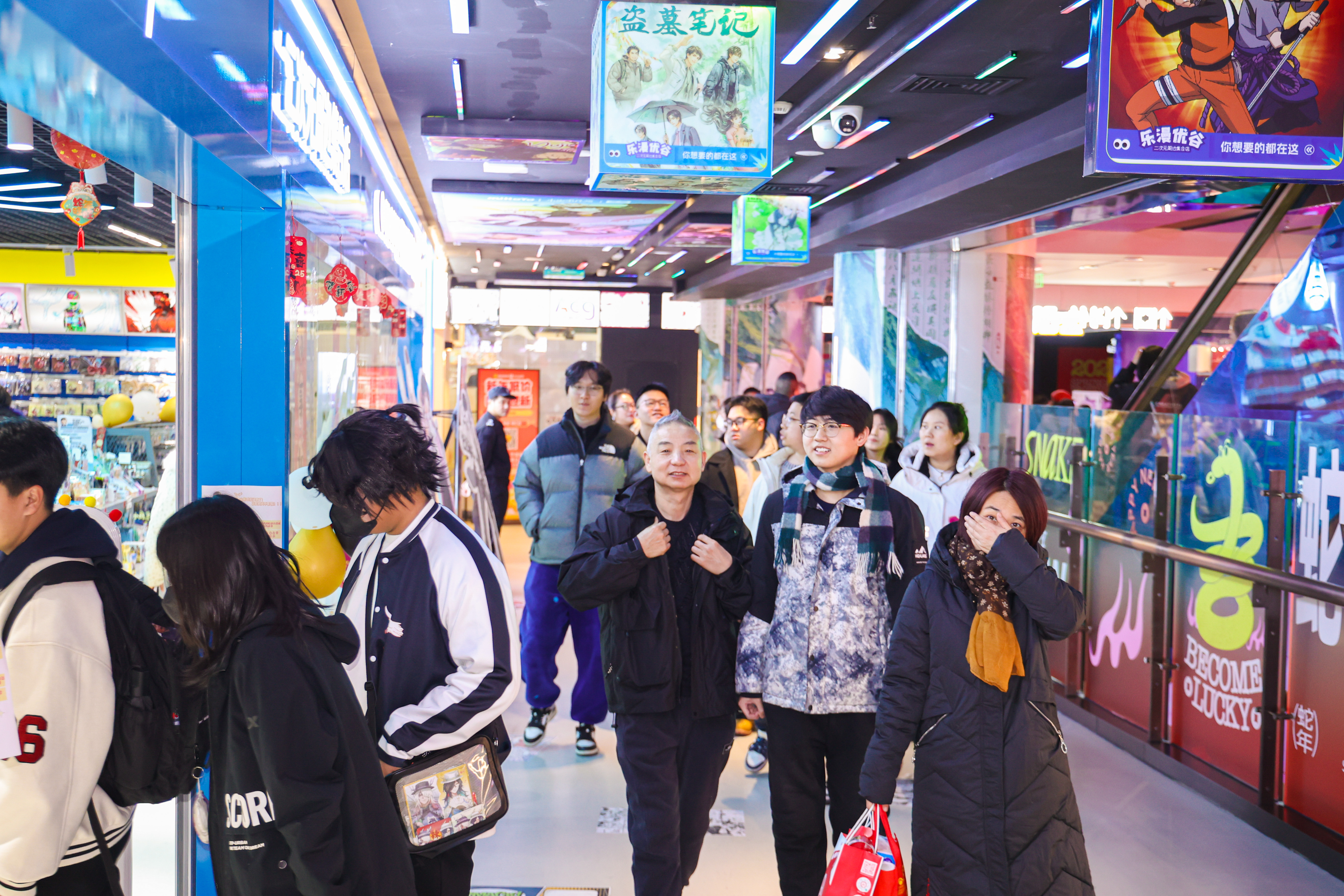 春节不打烊 奋战开门红 | 城运发展创新消费场景 点燃新春热度