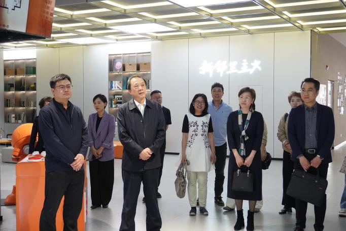 南开区政协党组副书记、副主席陈立华一行深入“城运城寓”城南家园保租房项目调研服务