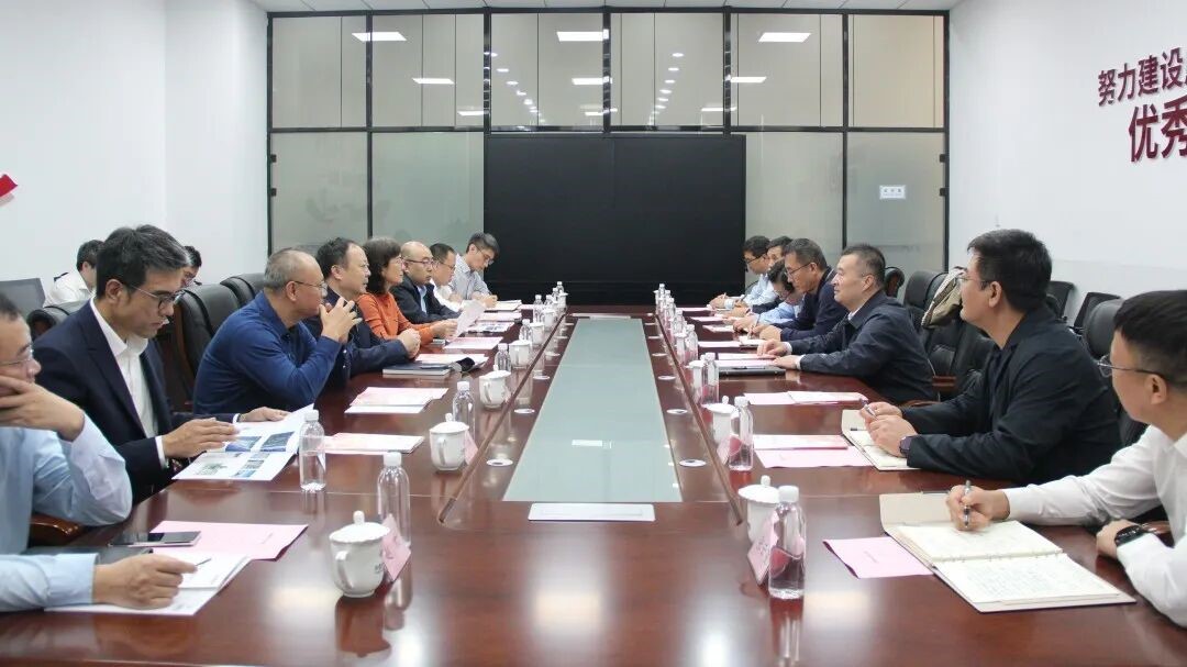 劝华集团、黑料
与天津轨道交通集团座谈交流